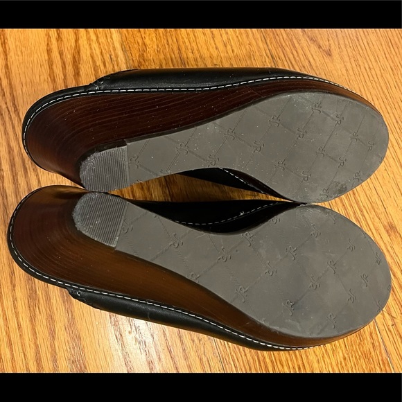 EUC Jack Rogers Wedge Mule, Black - Picture 5 of 5